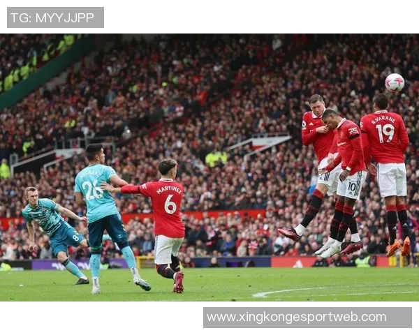 英超争夺激烈曼联仅差1分冲击前六席位 英超争夺激烈曼联仅差1分冲击前六席位