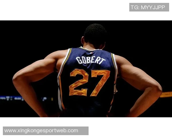 浓眉合同剩余三年接近17537亿多队致电希望低价引进他 浓眉合同剩余三年接近17537亿多队致电希望低价引进他